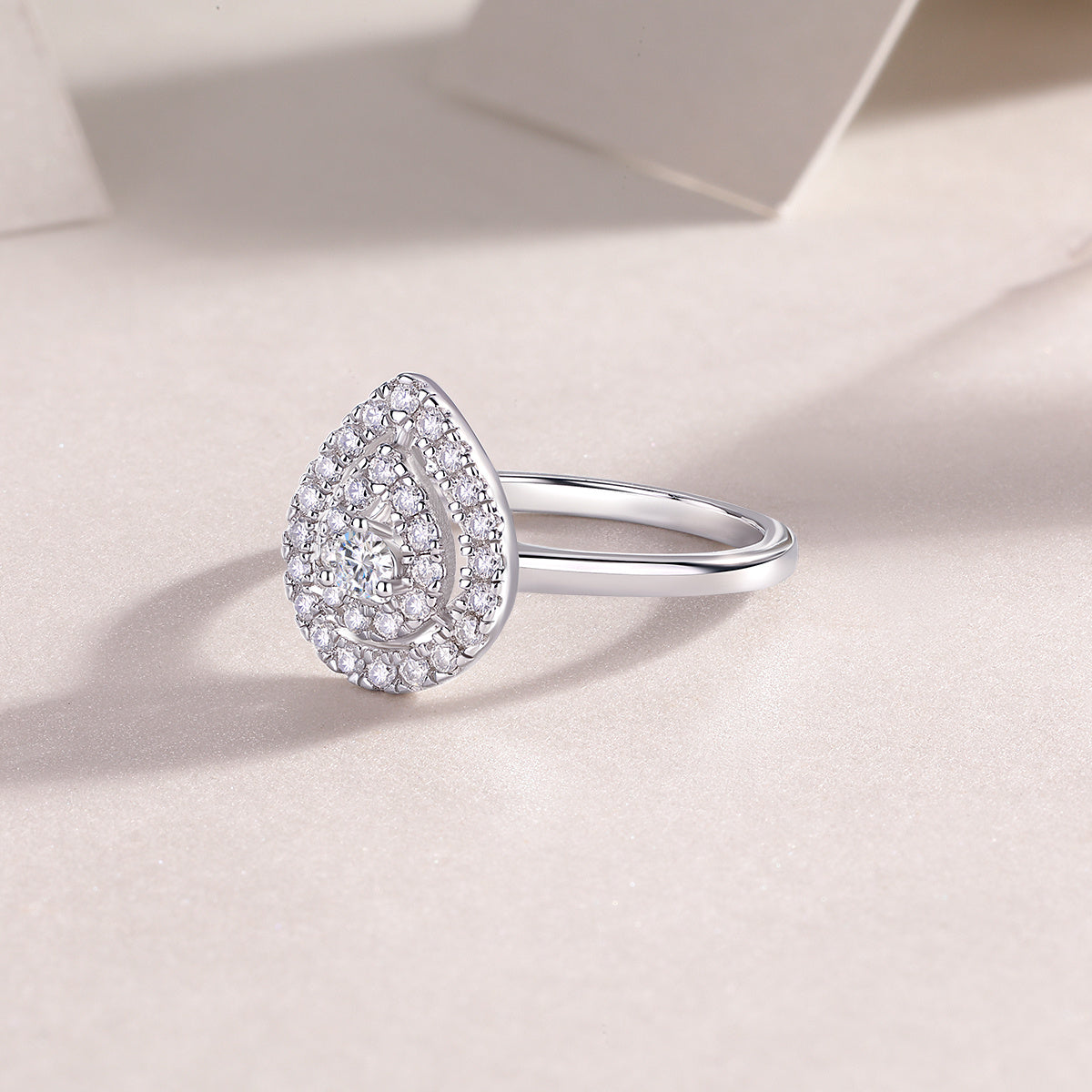 Eternal Love - A Diamond Wedding Ring Set With Top-quality Moissanite 925 Silver .