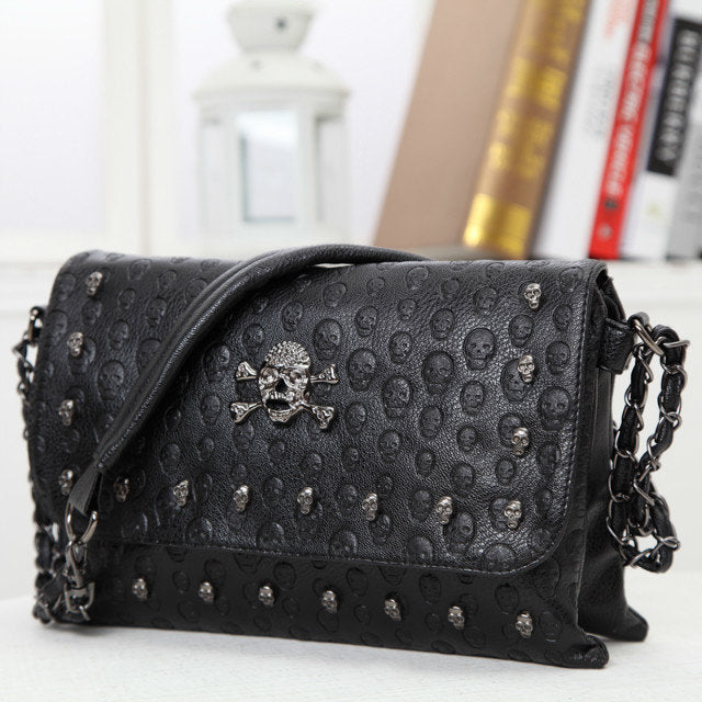 Beautiful 🤩 Skull Bag Embossed Chain Trend
